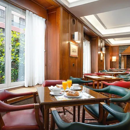 Hotel Hernan Cortes 4*