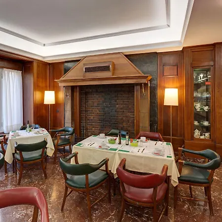 Hernan Cortes 4*