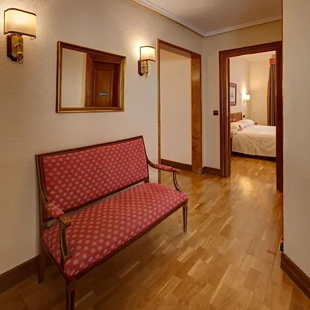 Hernan Cortes 4*