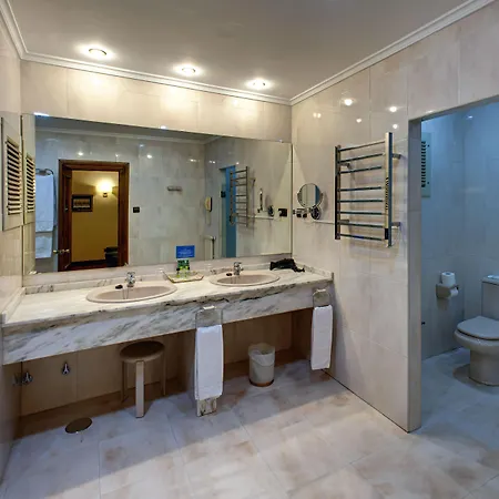 Hernan Cortes Hotel
