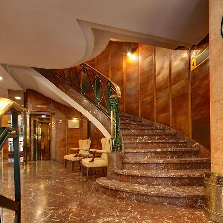 Hotel Hernan Cortes 4*