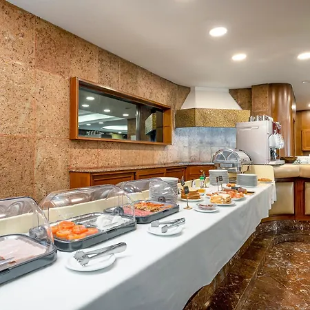 Hotel Hernan Cortes 4*