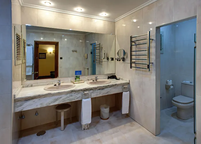 Hernán Cortés Hotel