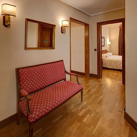Hernan Cortes 4*