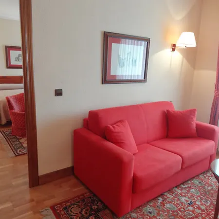 Hotel Hernan Cortes 4*